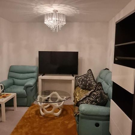 Large Room With Netflix Нюхейвън Екстериор снимка